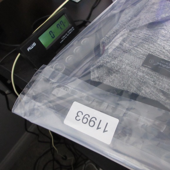 Inoah Top Large Dog Novelty V Neck Lagenlook Art to Wear Relaxed Fit 3/4 Sleeve - Picture 5 of 5